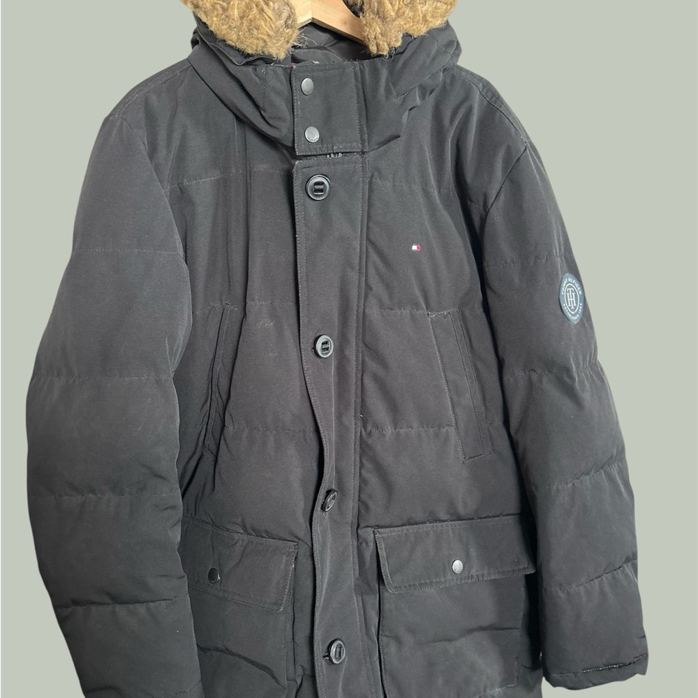 Tommy Hilfiger Men’s Parka with Round Logo Patch
